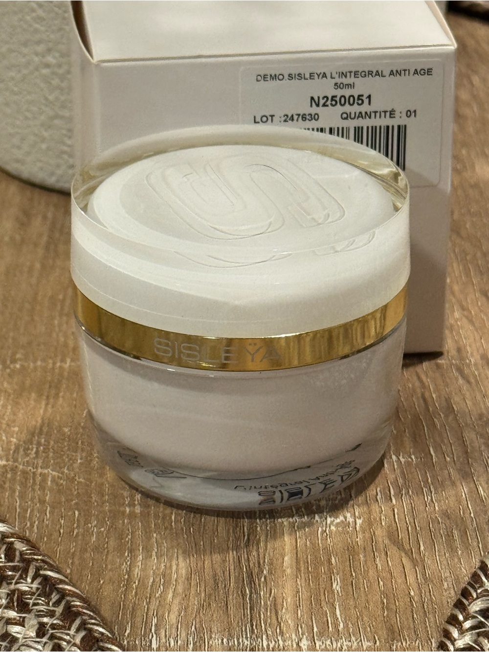 Sisley Paris Sisleÿa L'Intégral Anti-Âge day and night cream